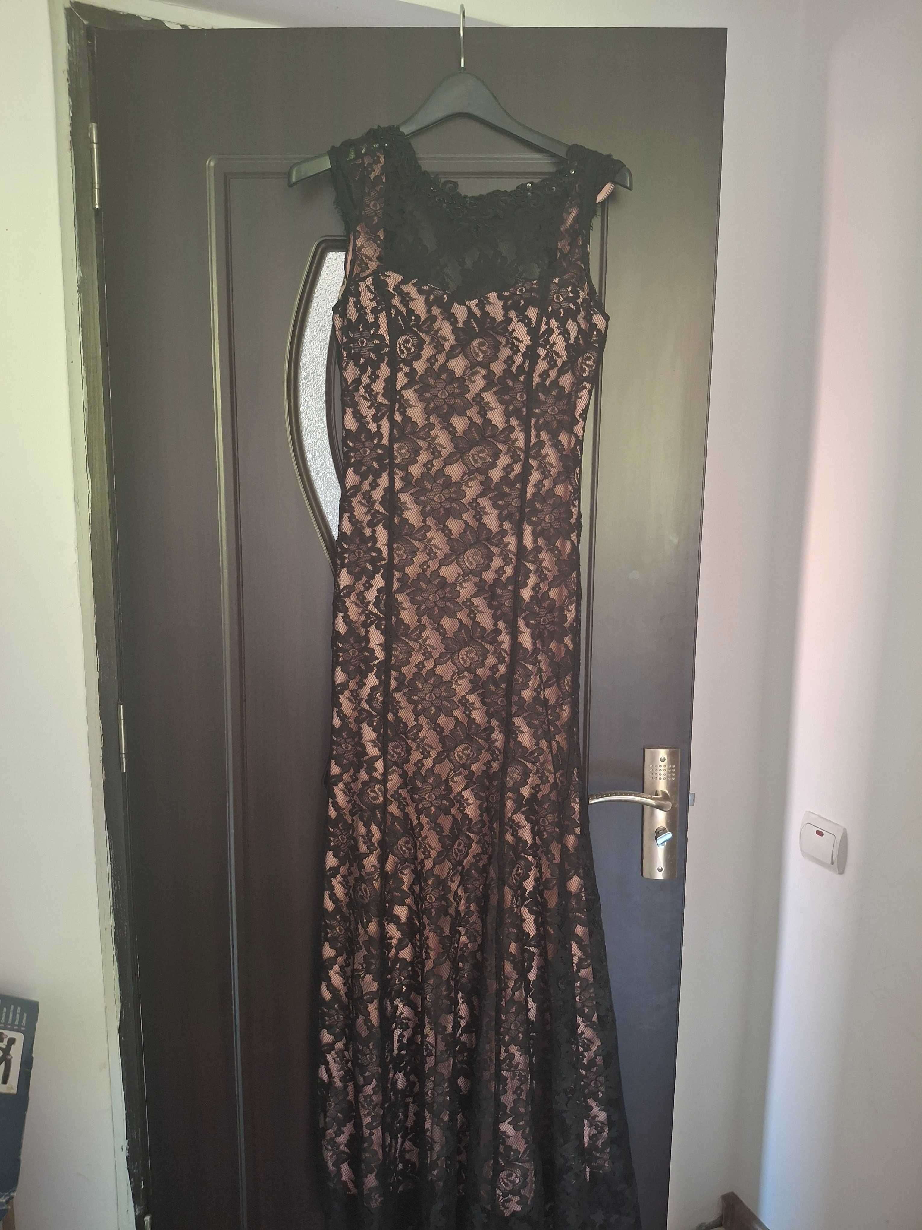 Rochie de seara ,purtata o singura data in stare foarte bună