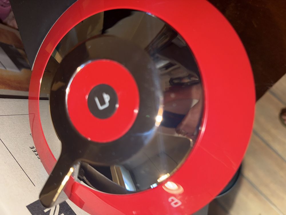 Nespresso vertuo rosu