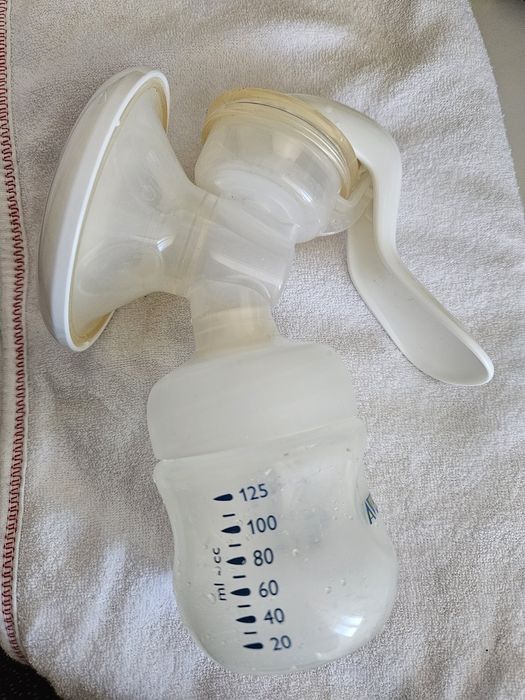 Pompa san manuala Avent