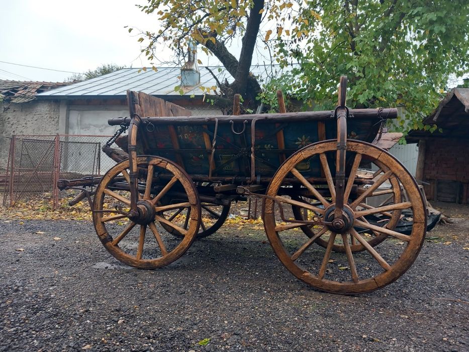 Caruta din lemn rustica traditionala