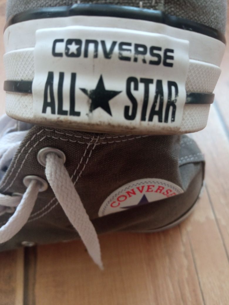 Vând teniși converse Chuck Taylor All - Star