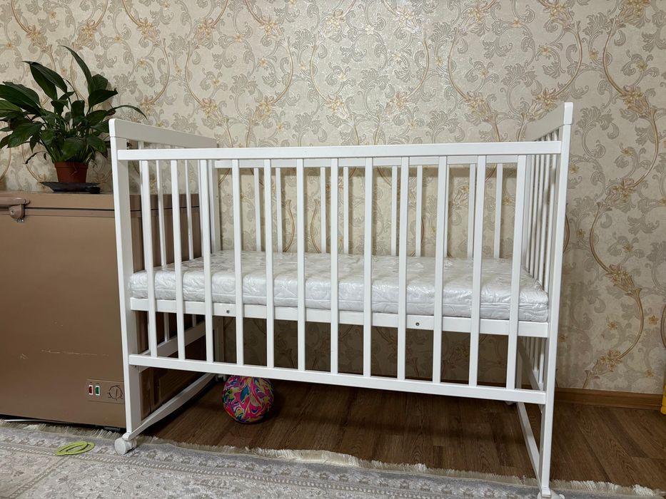 Манеж детский белый