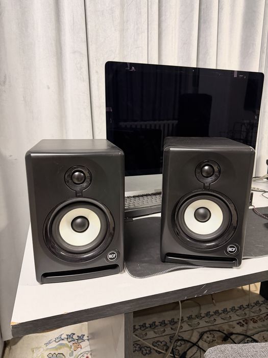 Студийные мониторы RCF ayra five