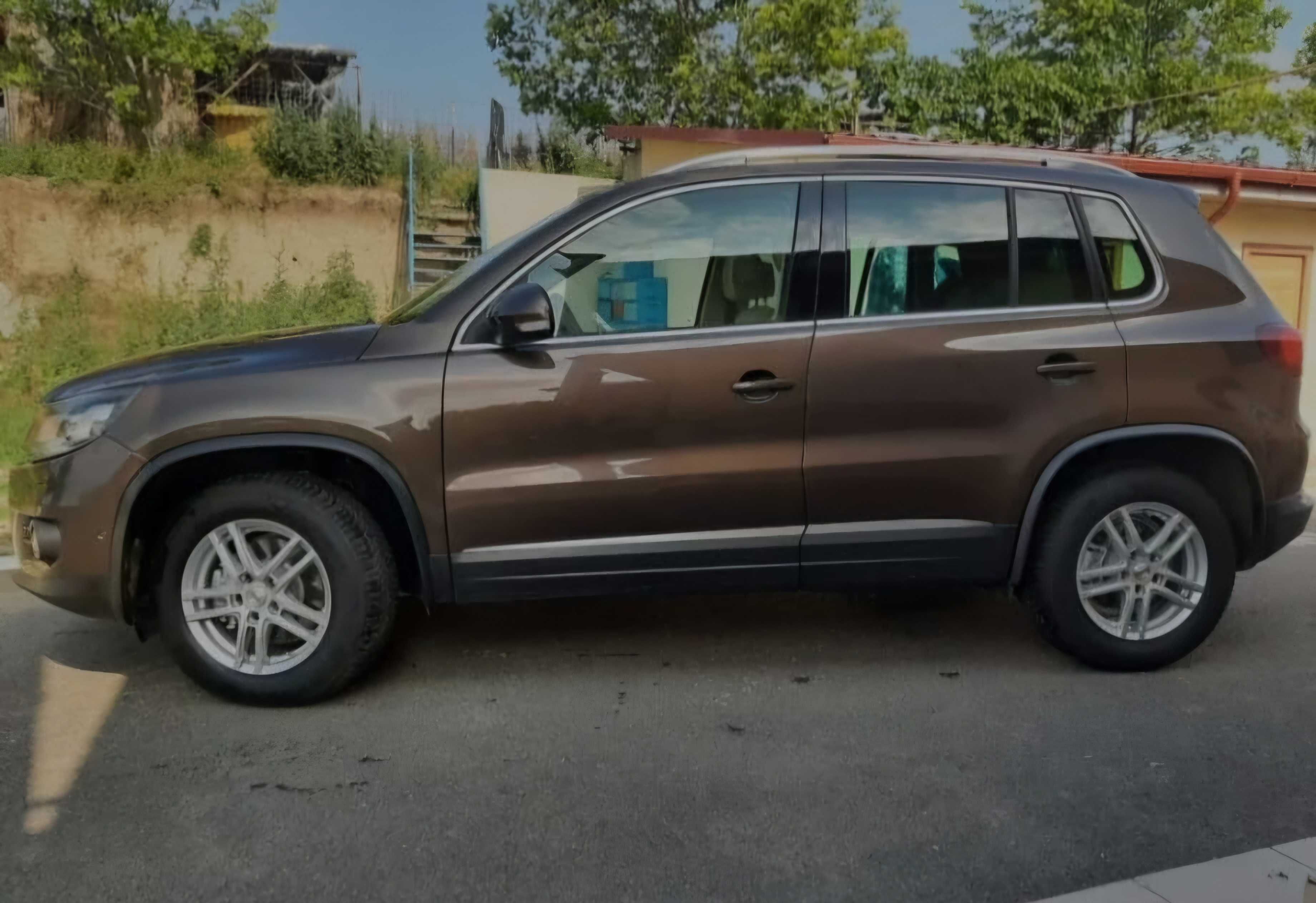 Vand masina Volkswagen Tiguan, stare foarte buna ! Trapa/Automat/Piele