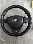 Vand volan BMW F10,  incalzit si cu padele