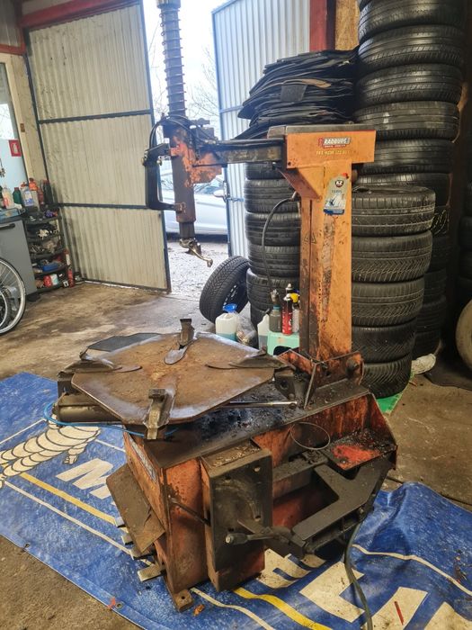 Aparat dejantat*220w* 1000 lei*