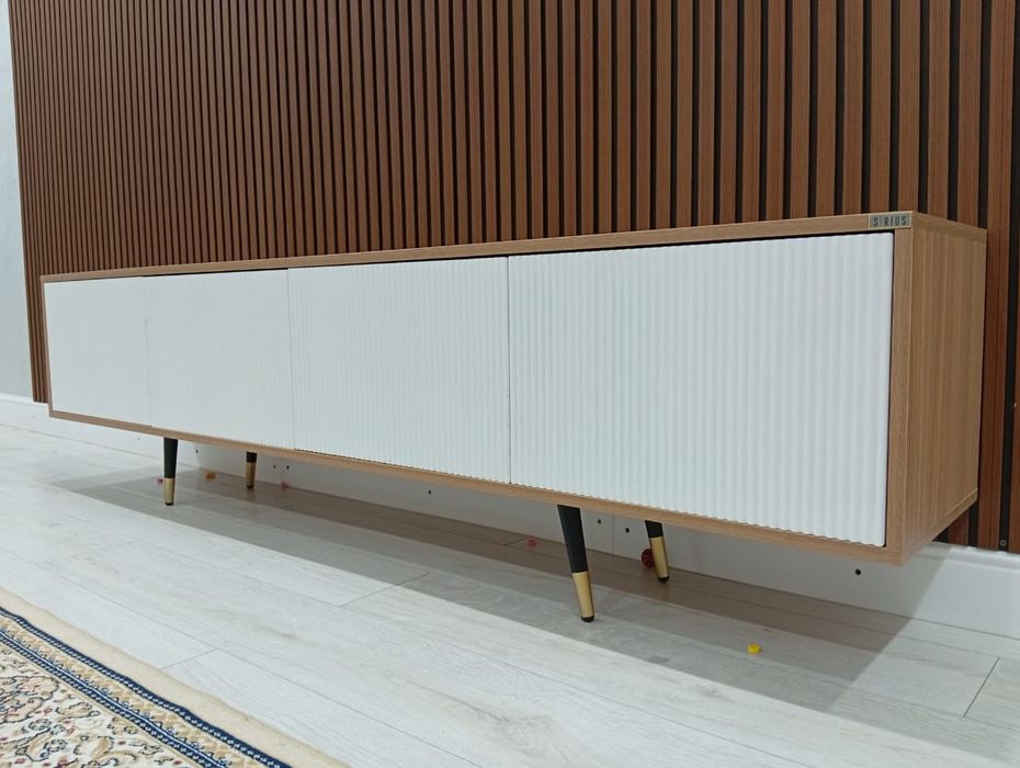 Тумба под ТВ в отличном состоянии