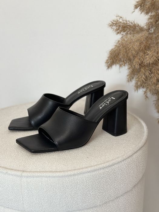 Papuci cu toc din piele naturala