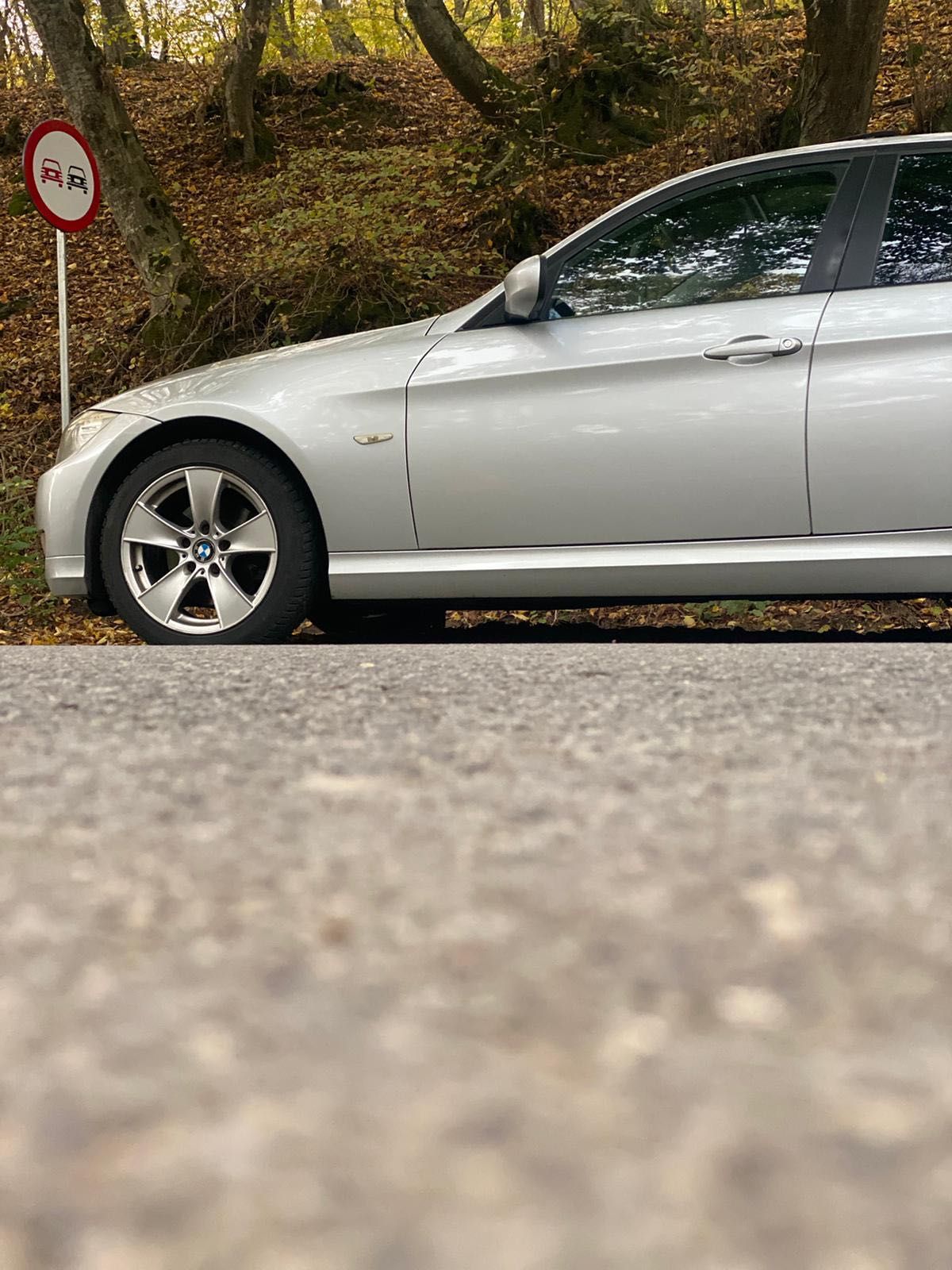 Vând BMW E90 320 d