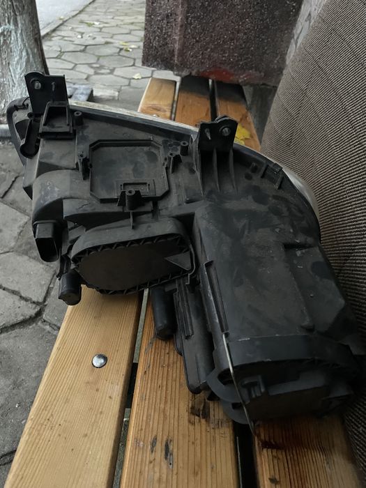 Оригинални Фарове за vw тоуран цената е за 1 -брой