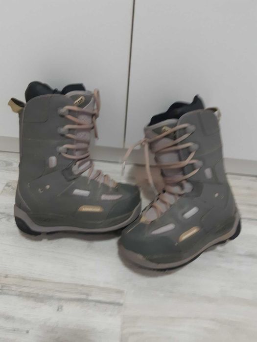 Boots snowboard 23 cm K2 marime europeana 36