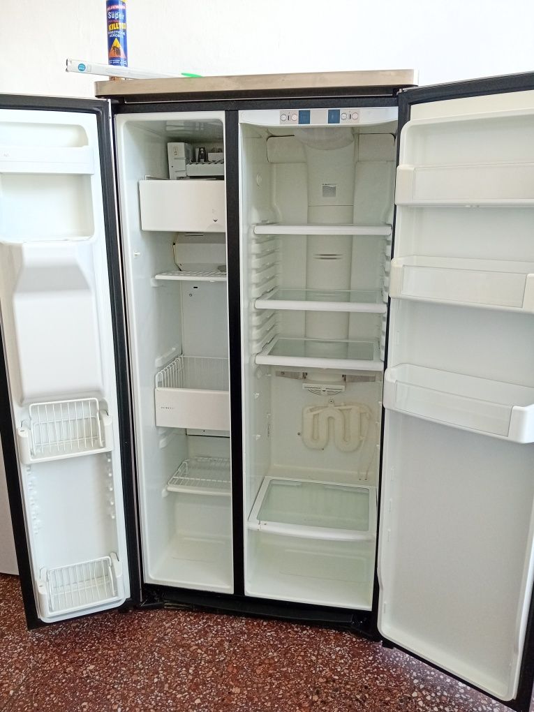 Frigider Dublu cu Congelator