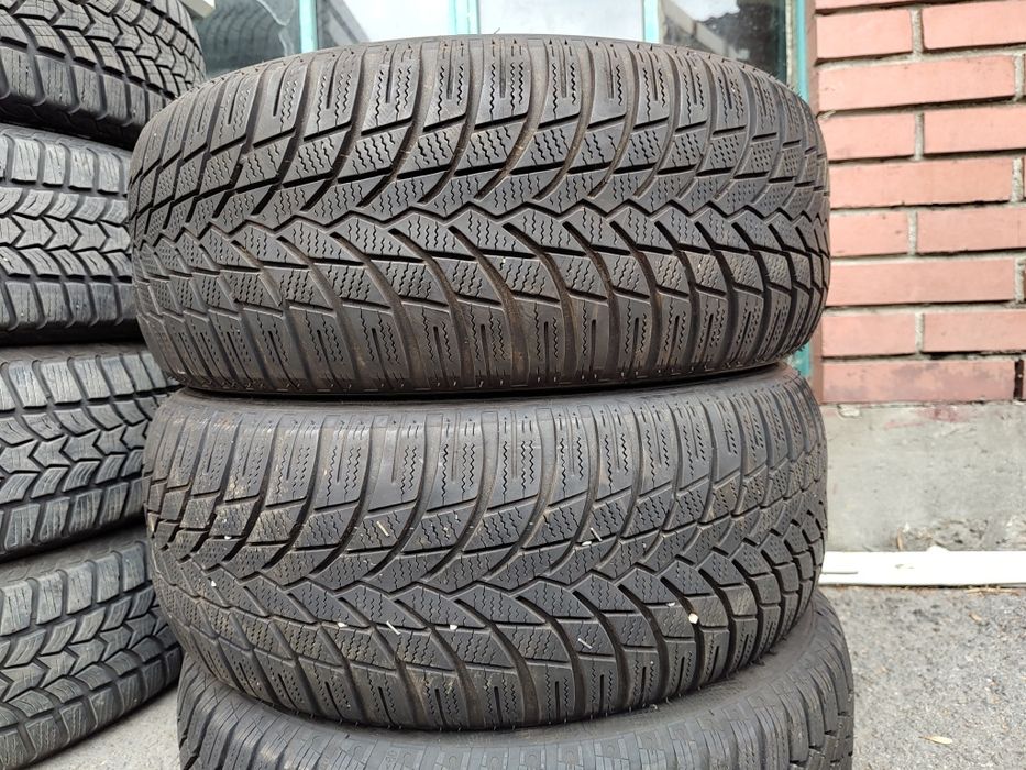 Продавам 2бр. Зимни гуми 205/55/16  Lassa