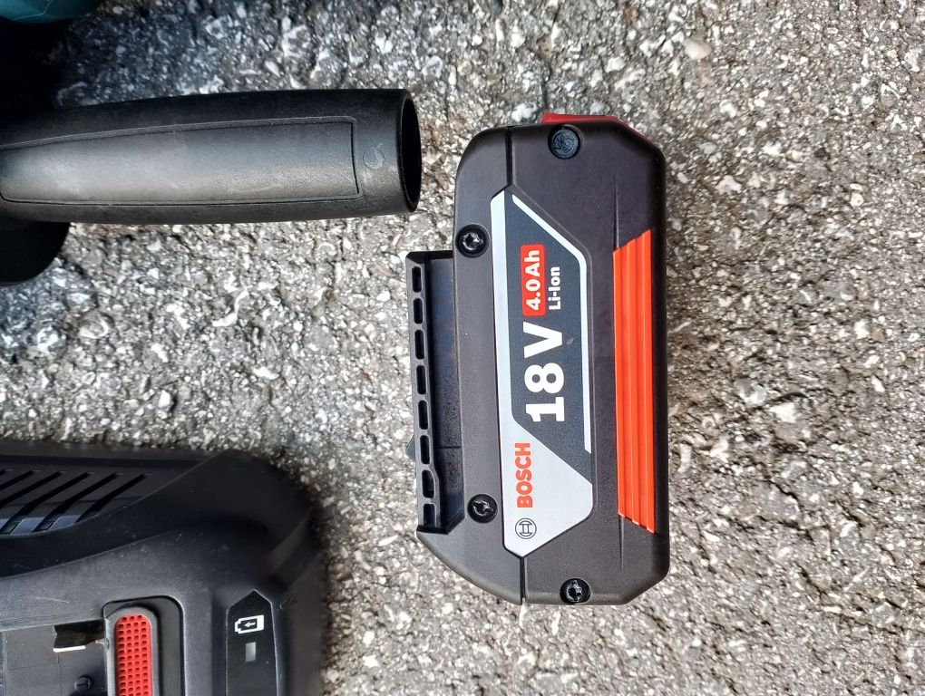 Безчетков перфоратор Bosch 18волта