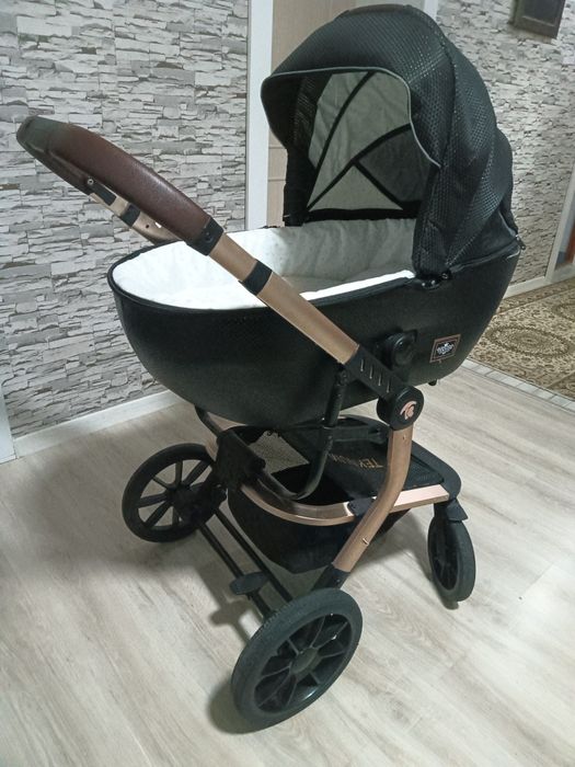Коляска прогулочная