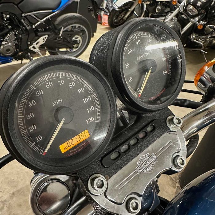 DE VÂNZARE: Harley-Davidson Sportster Roadster XL 1200 R