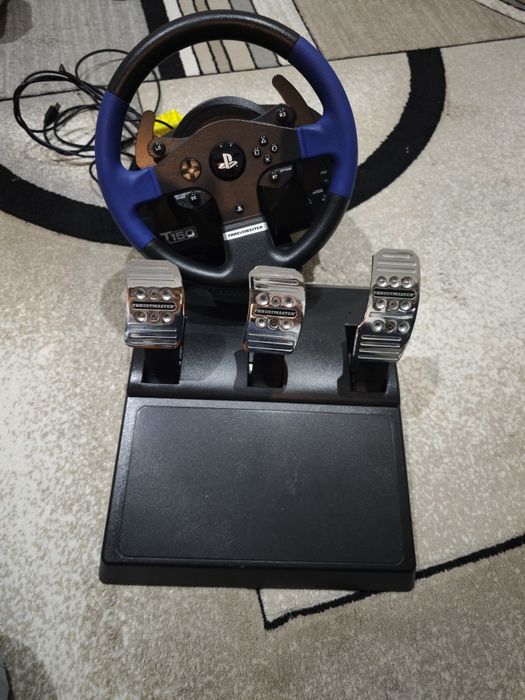PS4 Slim 1Tb + volan Thrustmaster T150 PRO