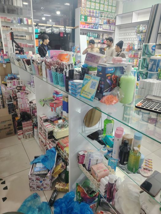 Magazin uchun vitrina  beu