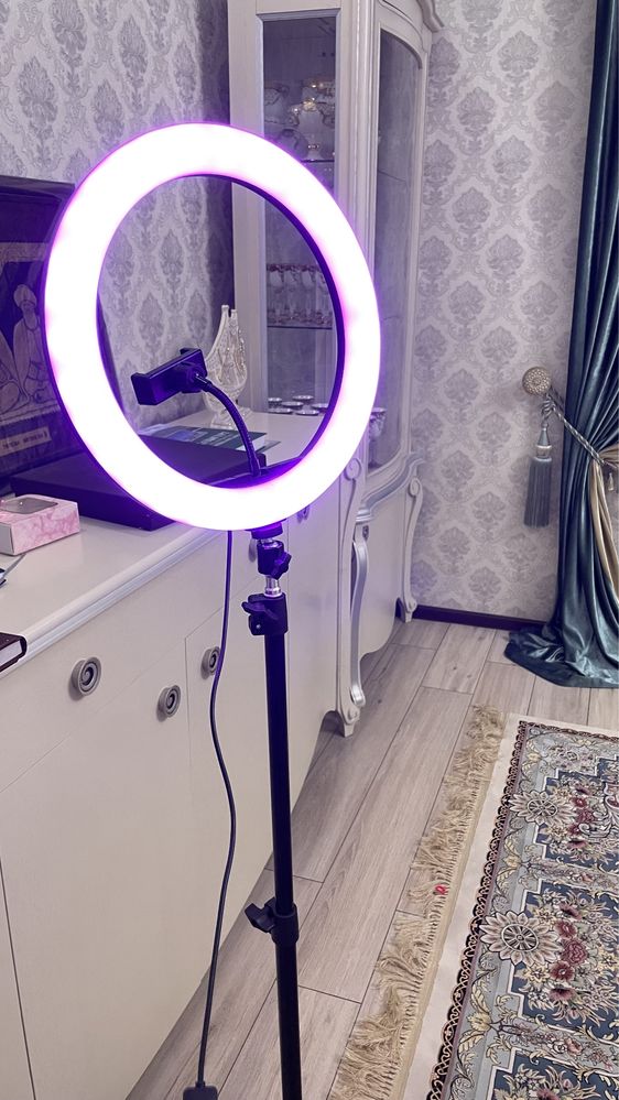 Продам штатив с лампой