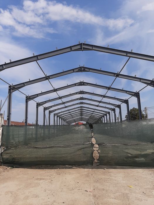 Vand hala metalică solide din profil metalic
