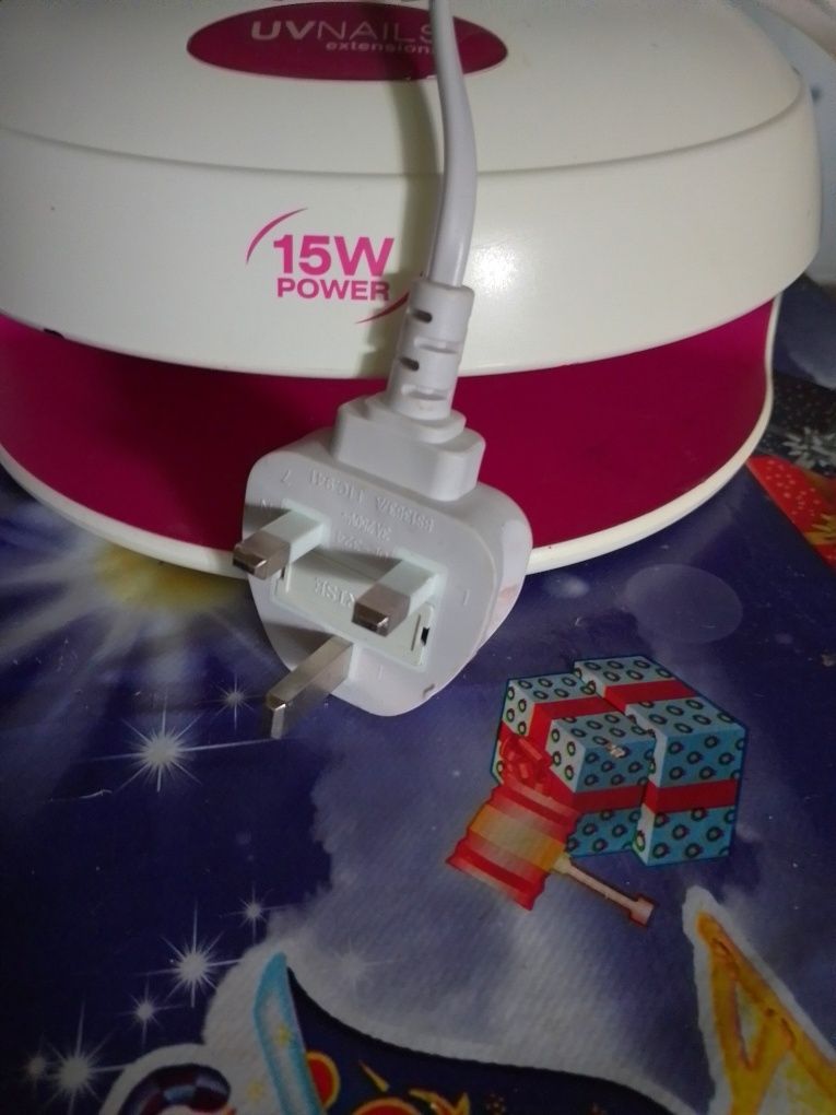 Lampa UV pentru unghii