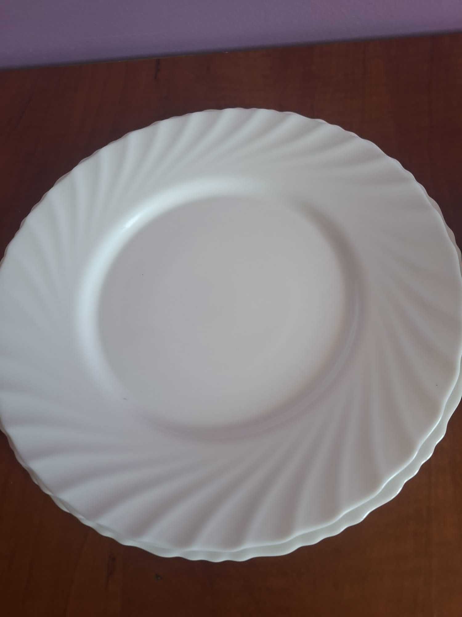 Vând Set Farfurii Noi