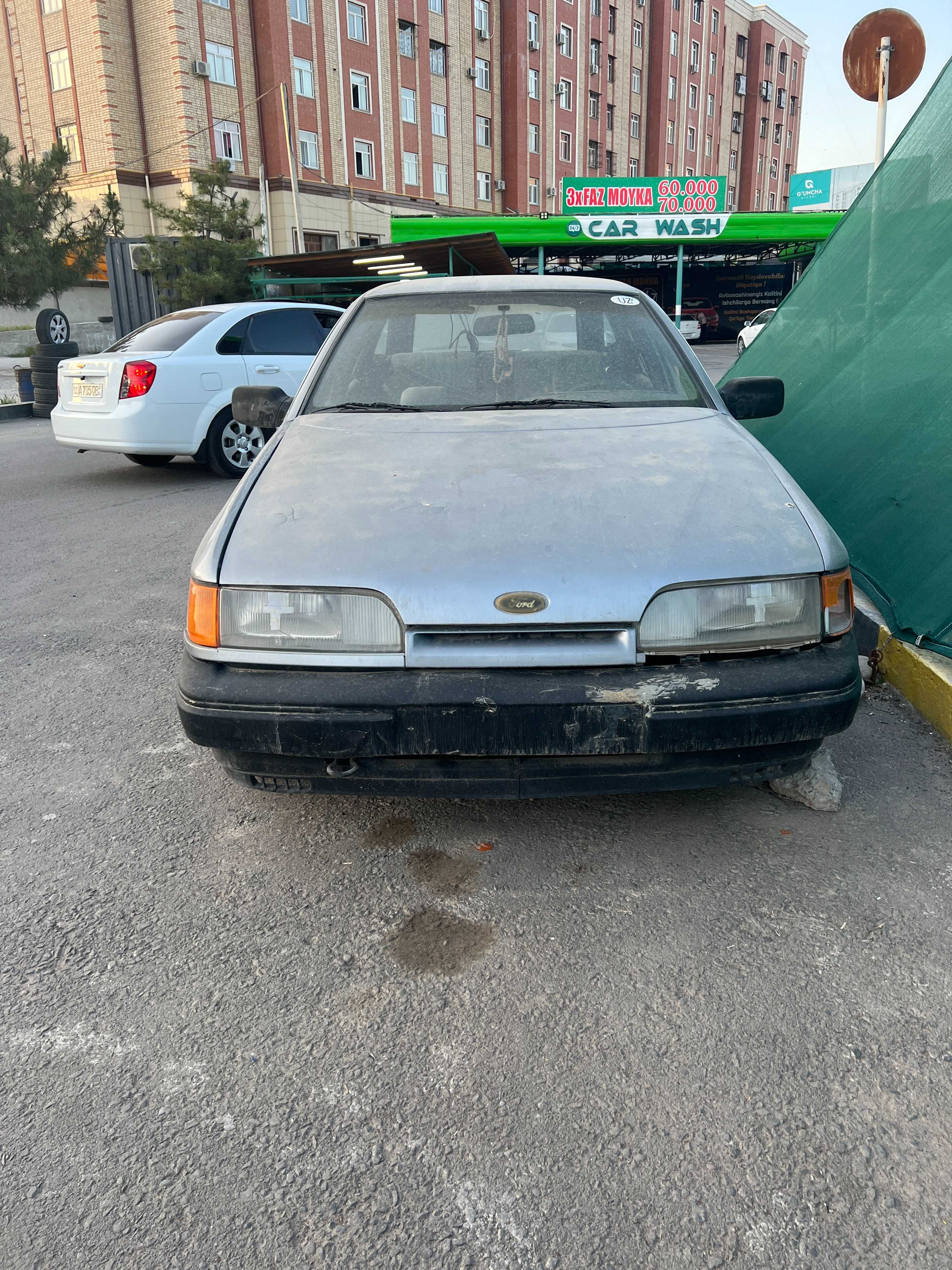 Ford Scorpio sotiladi