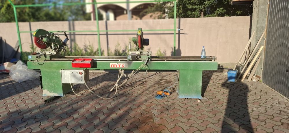 Masina de tăiat la 2 capete