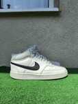 Vând adidasi Nike Court Vision Mid