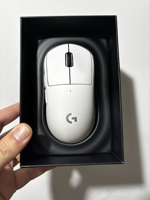 Logitech pro x superlight white