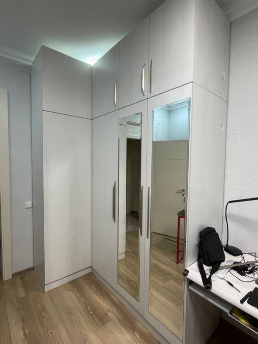 Мебель на зака. Спальные гарнитуры: шкафы, кровати, тумбы, столы