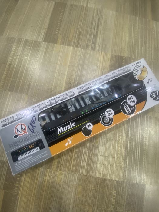 Синтезатор  детский электронный новый !!