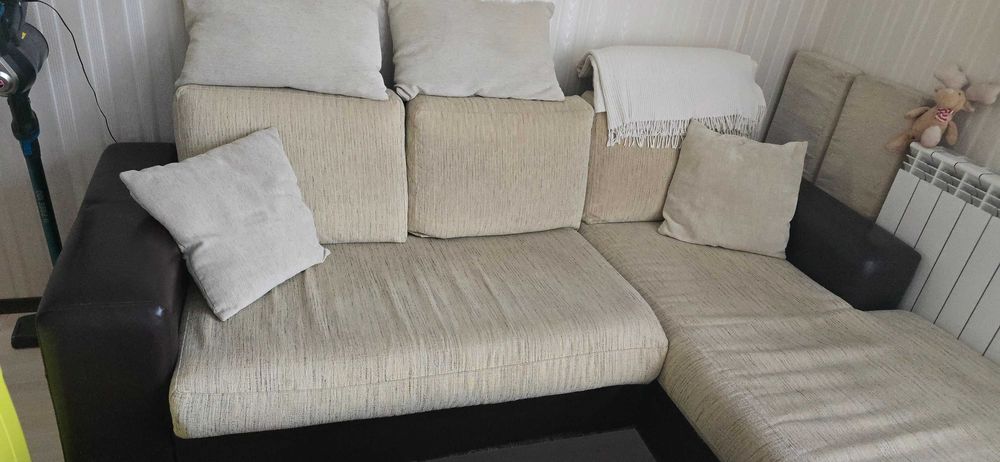 Ъглов диван за дневна