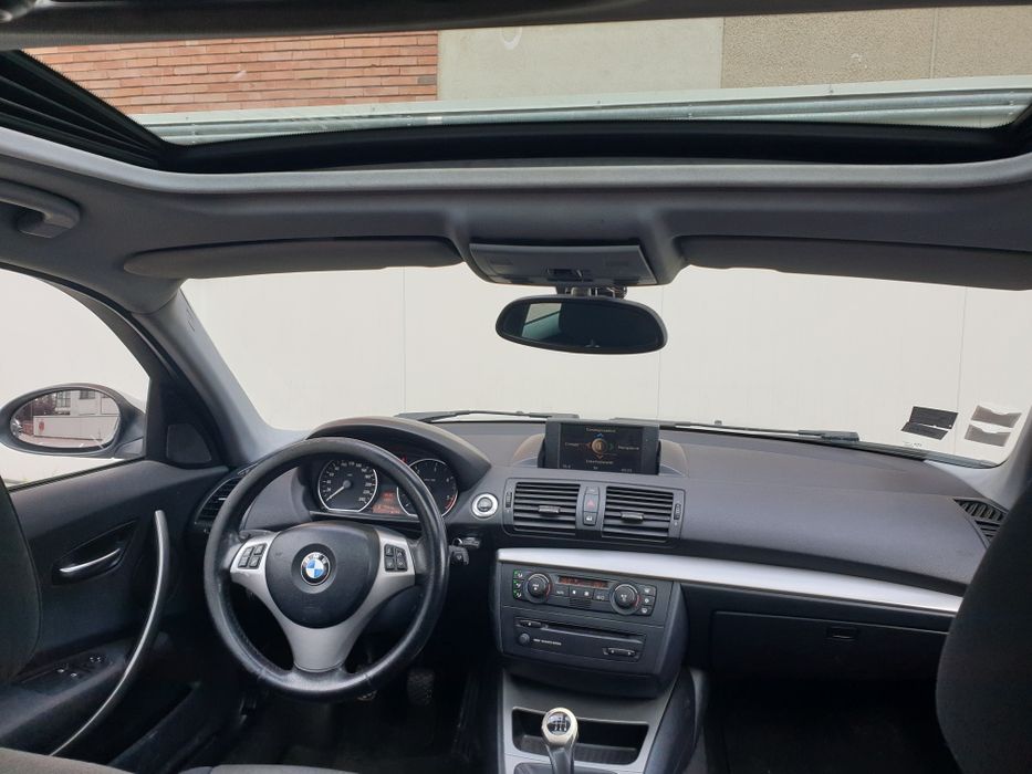 BMW Seria 1 e87 Navigatie / Trapa / Clima 2.0d M47