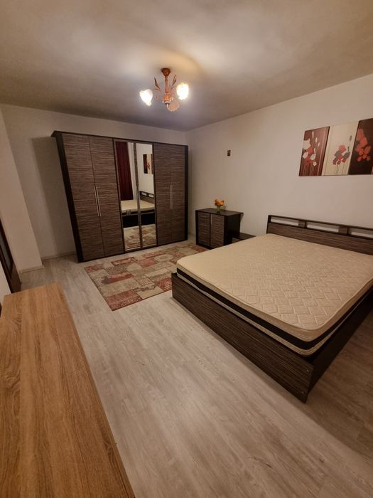 Închiriez apartament cu doua camere