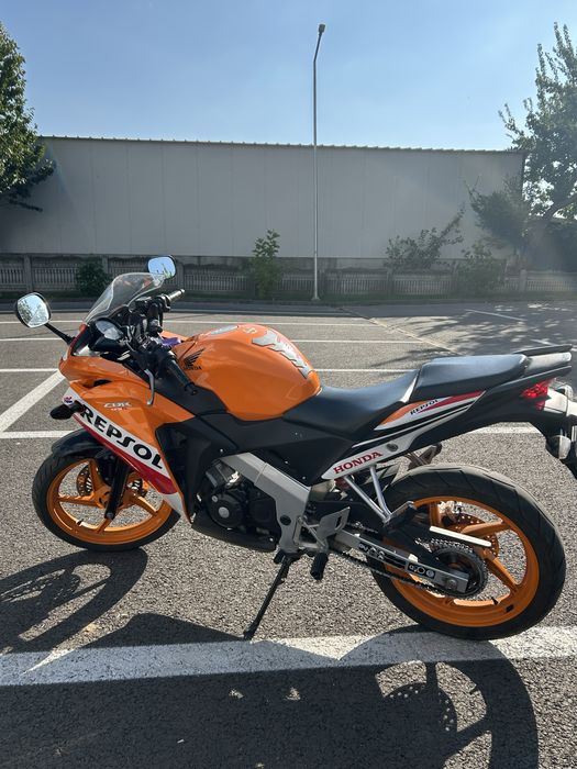 Honda cbr 125R repsol