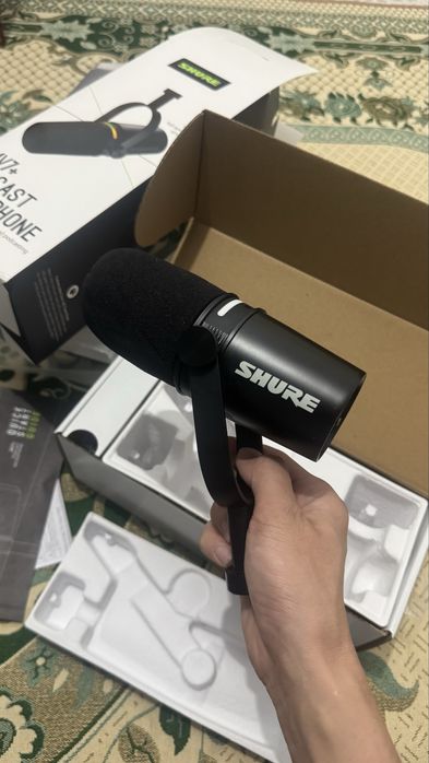 Shure MV7+ подкаст микрофон