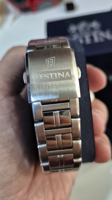 Ceas festina nou