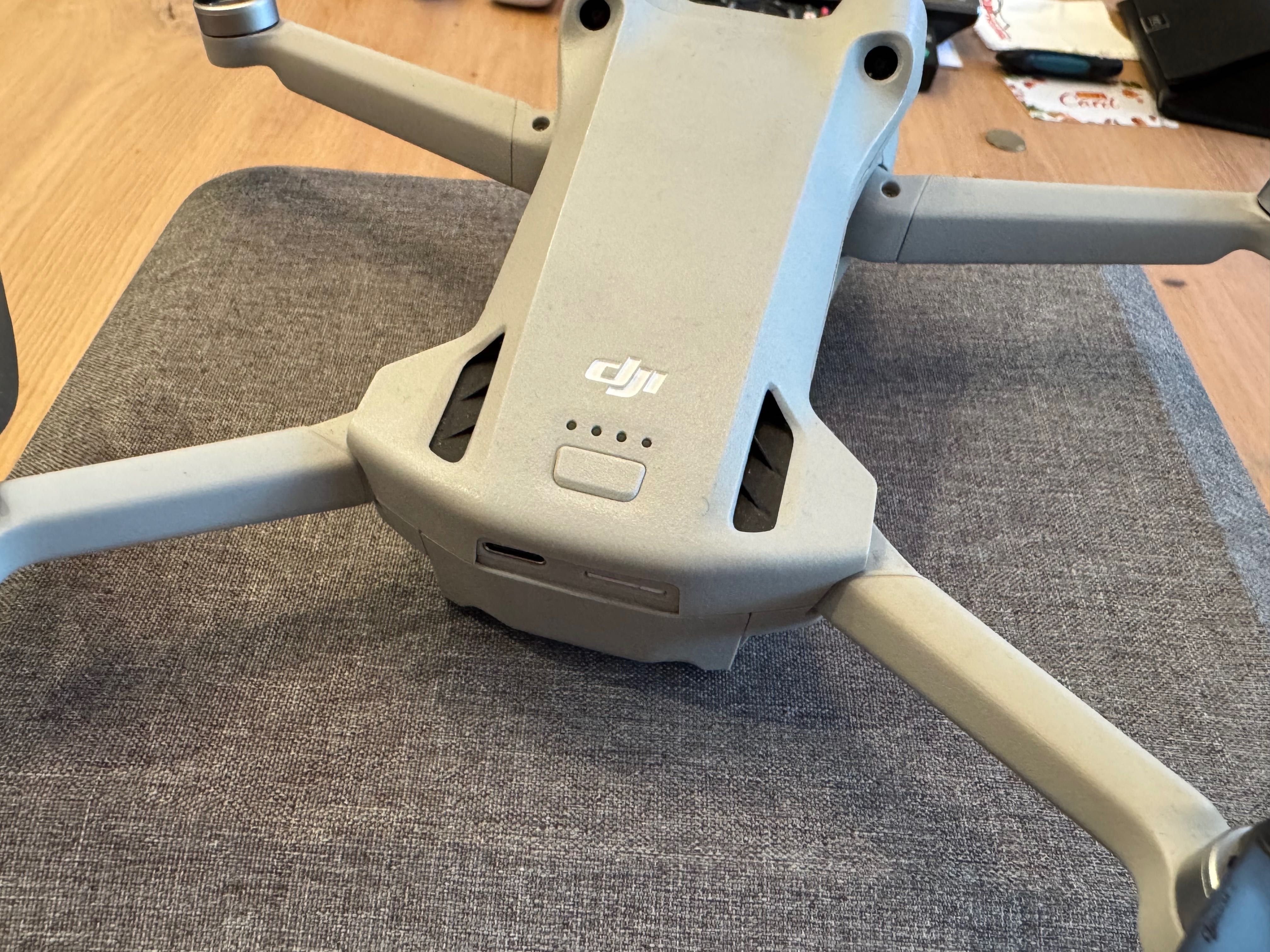 Дрон DJI Mini 3 Pro с 2 батерии и DJI Care