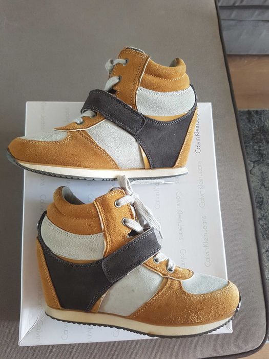 Кецове, маратонки: от естествена кожа и велур. Размери: 36,37,38.