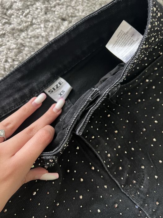 Черни дънки с камъчета