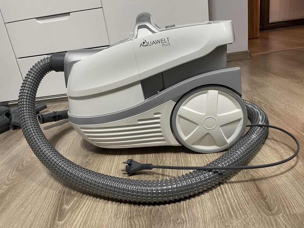 Aspirator cu spalare