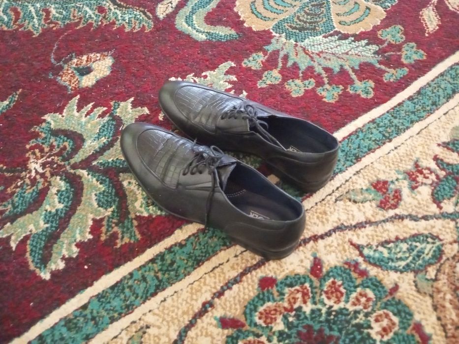 Добрый день, продаю кожаные туфли в хорошем состоянии не ношонве