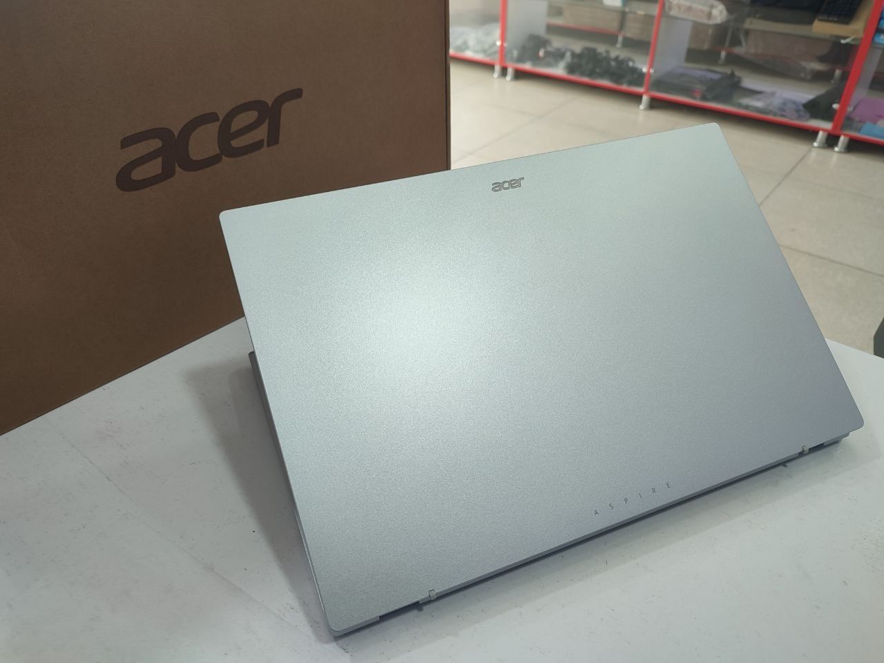 Acer core i3 13 avlod yangi noutbuk