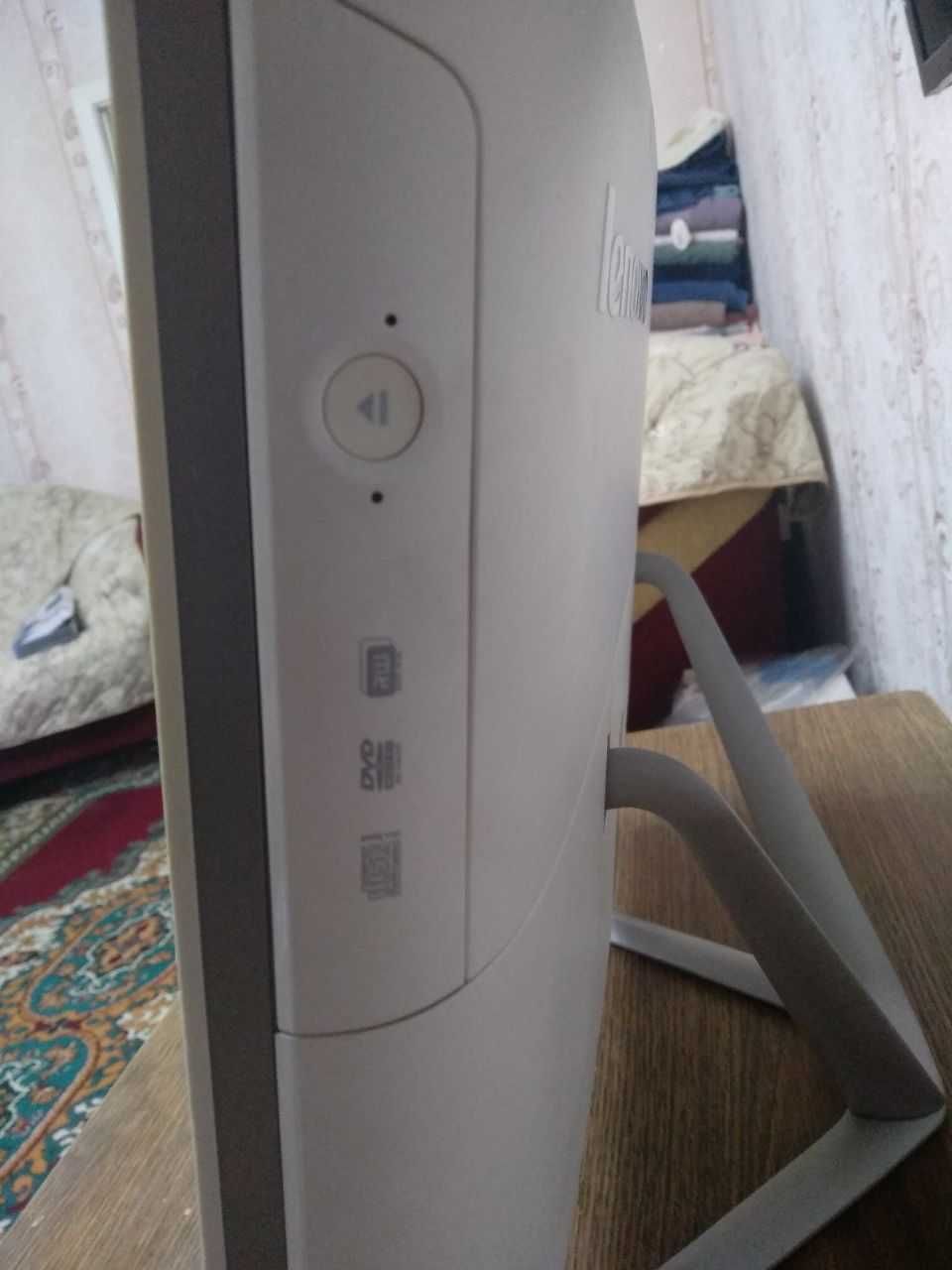 Моноблок Lenovo C440