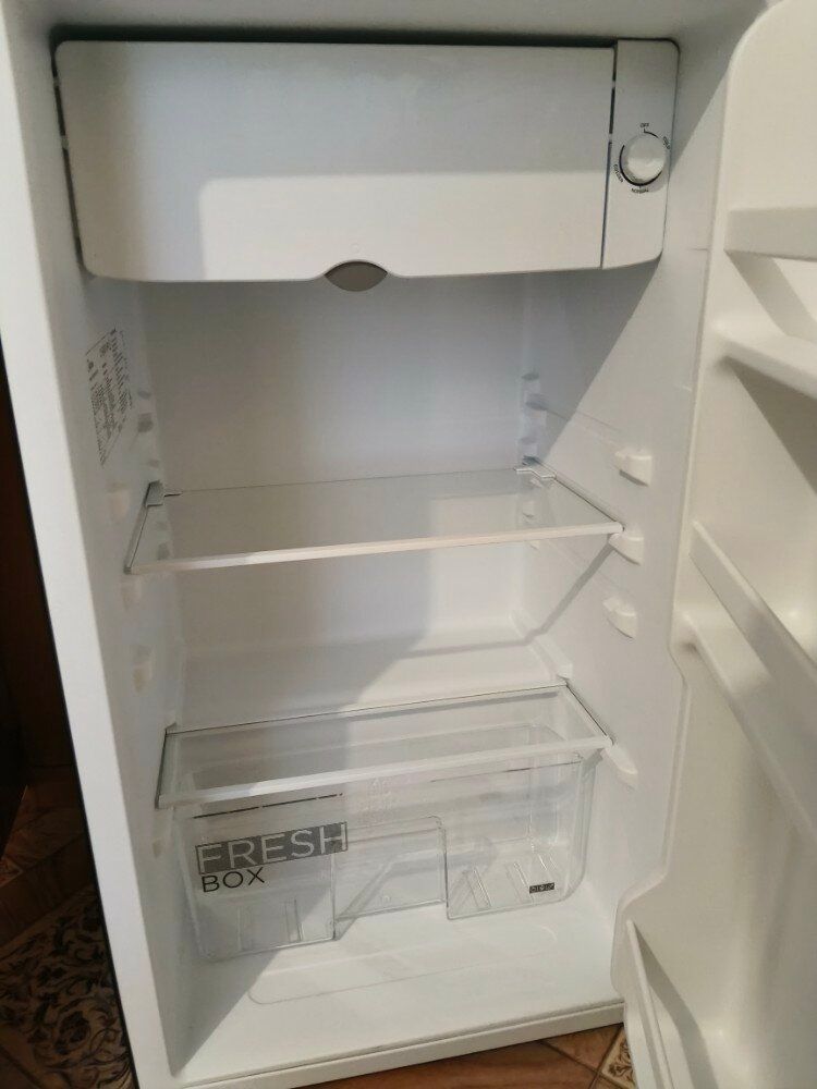 Mini Холодильник Midea компактного типа  Model : MDRD142SLF30 Доставка