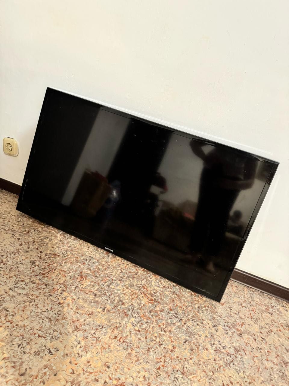 Телевизор плазменный Samsung