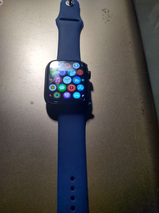 Смарт часовник със зарядно