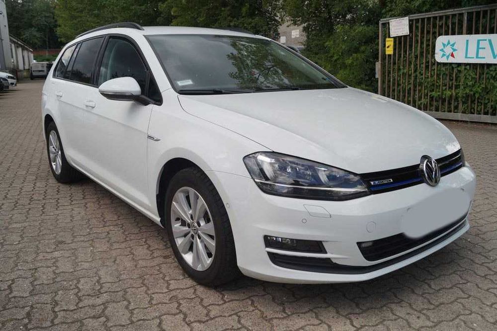 Masina de inchiriat Volksagen Golf - inchirieri auto Bucuresti