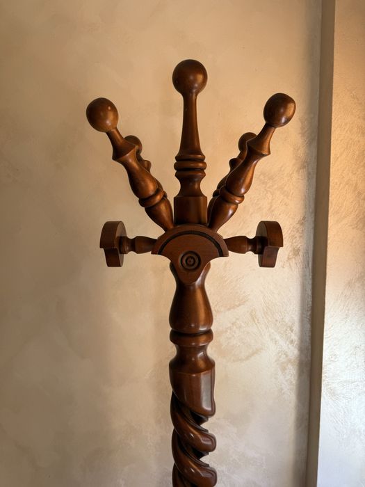 Cuier din lemn masiv